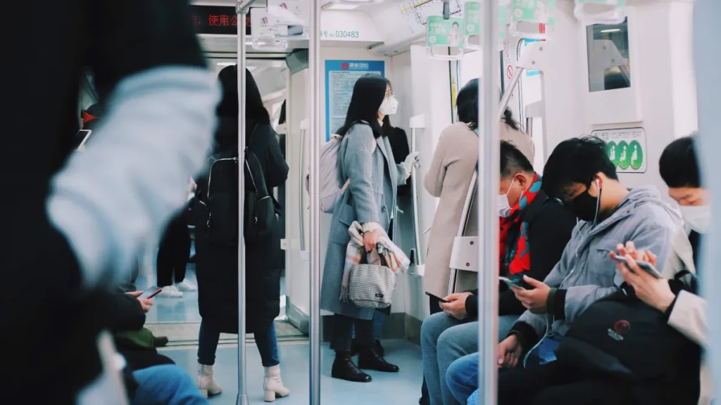 電車やバスで眠くなる理由