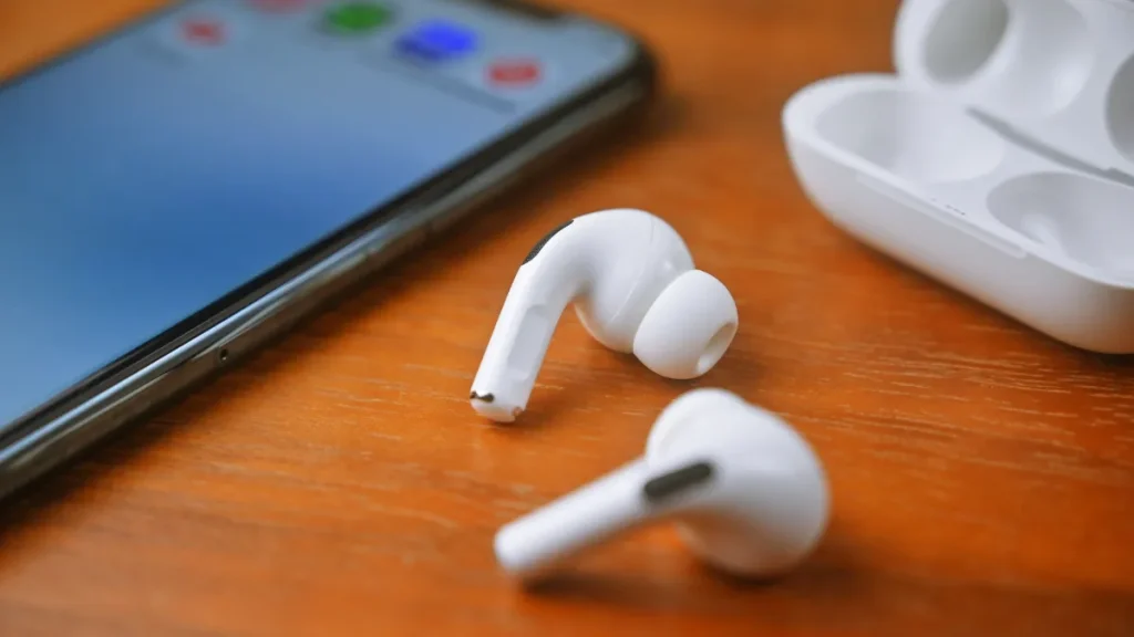 ASMR向けイヤホンおすすめ8選【寝ながら使える】